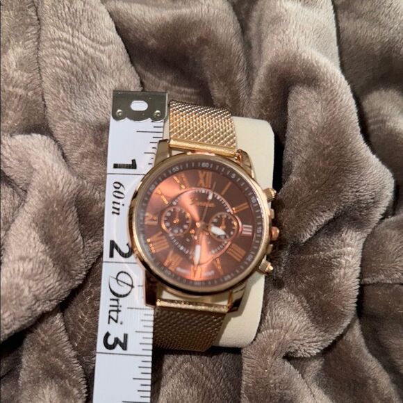 Geneva Gold Mesh Watch Elegant Accessories - Picture 2 of 4